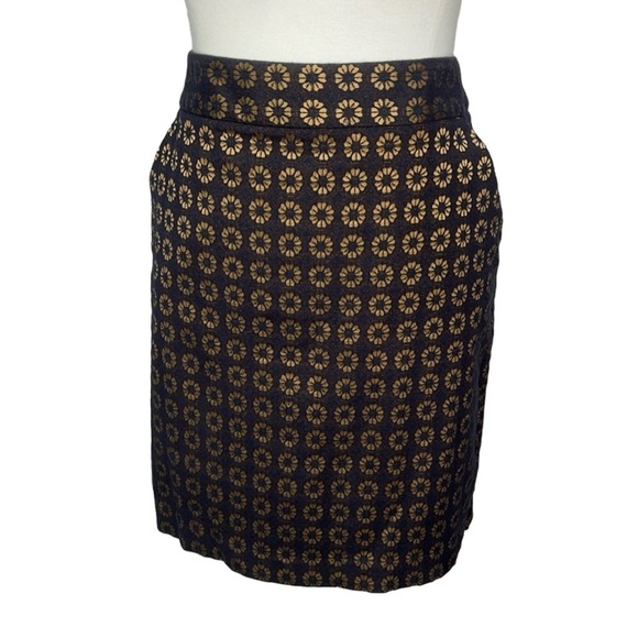 Loft Small Medallion Design Skirt - Picture 2 of 6
